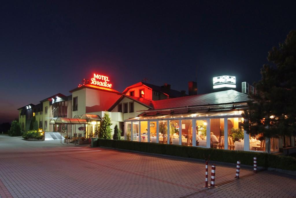 Motel Paradise Тожим Екстер'єр фото