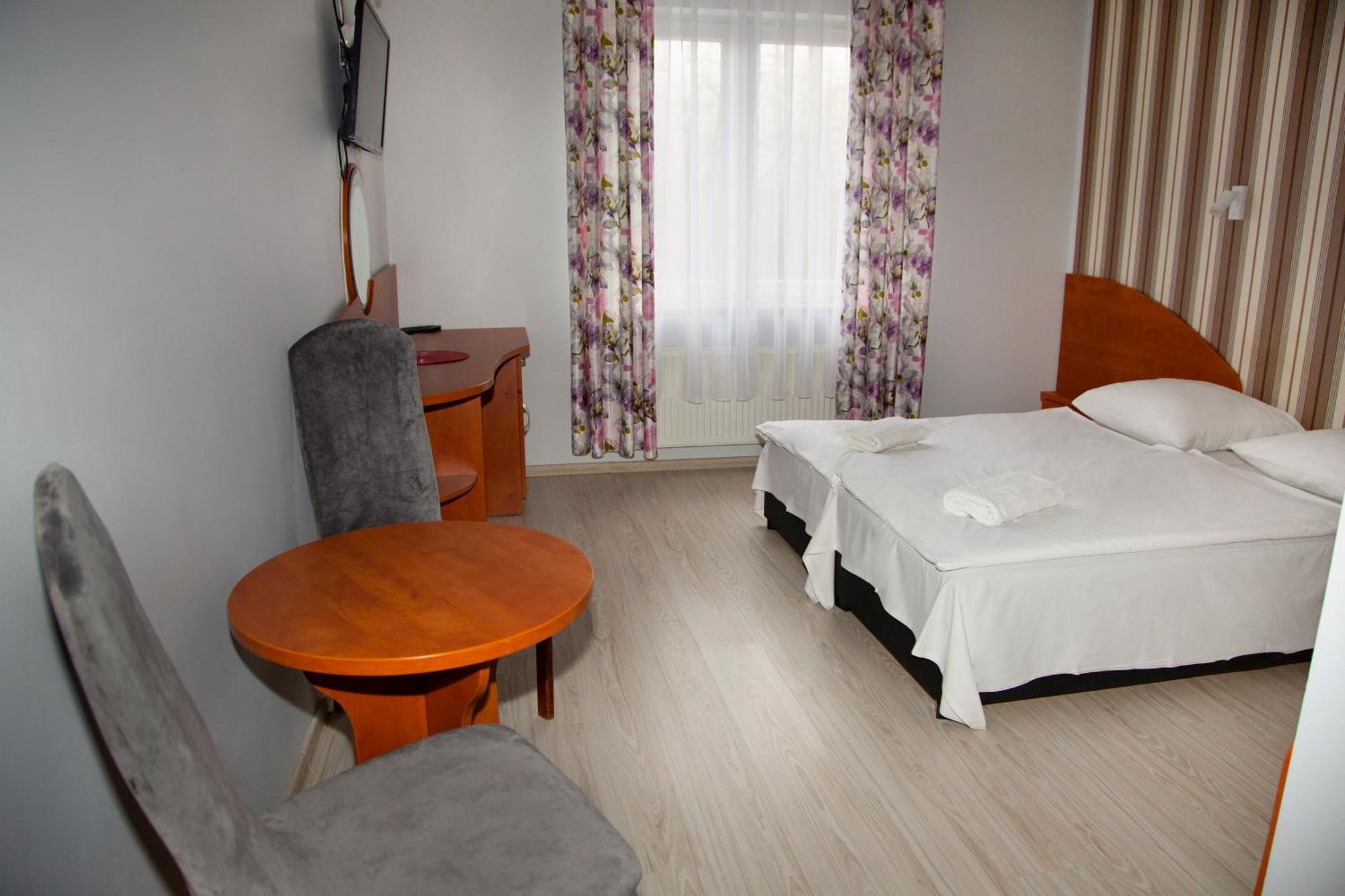 Motel Paradise Тожим Екстер'єр фото