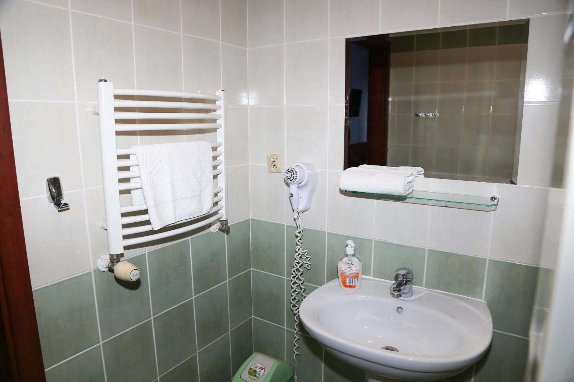 Motel Paradise Тожим Екстер'єр фото