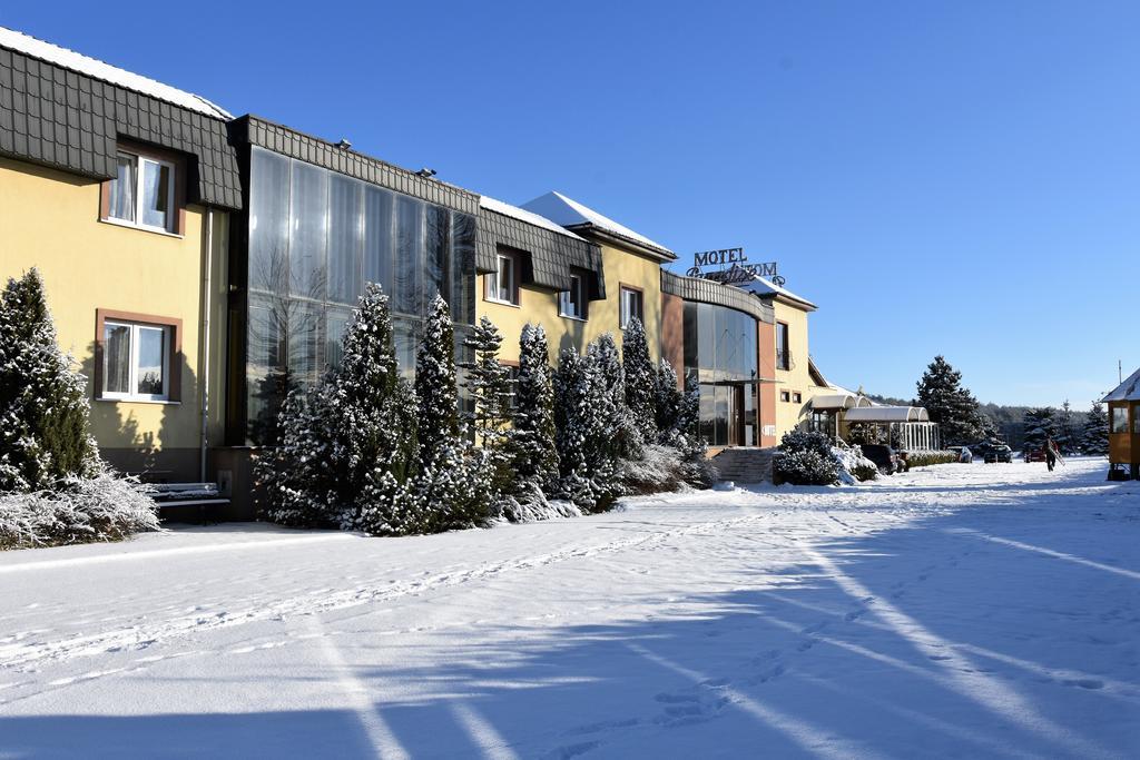 Motel Paradise Тожим Екстер'єр фото
